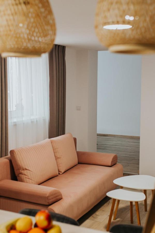 Regim Hotelier Lotusul Verde Oradea Bagian luar foto